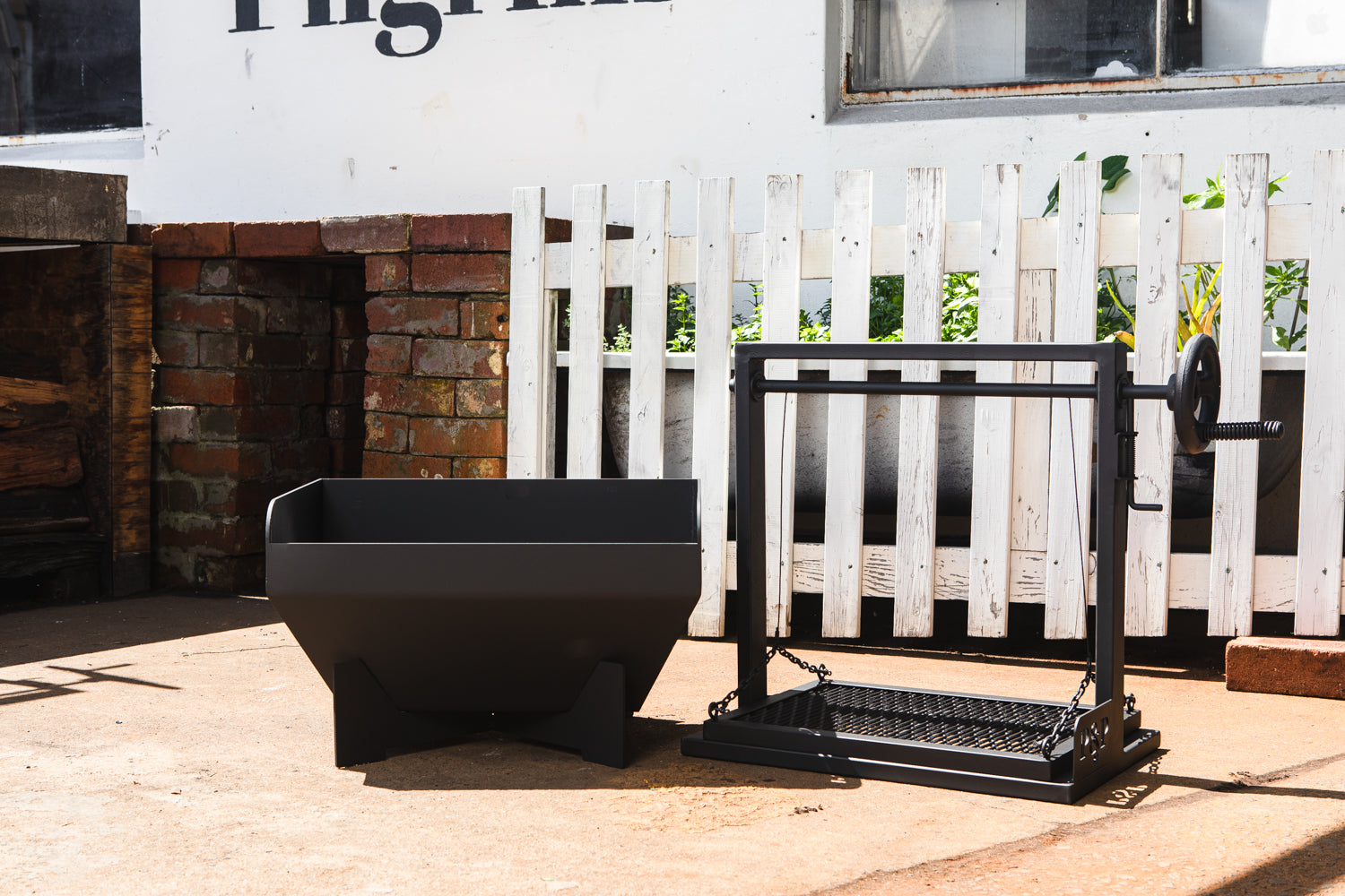 The Pig & Pilgrim Small Firepit